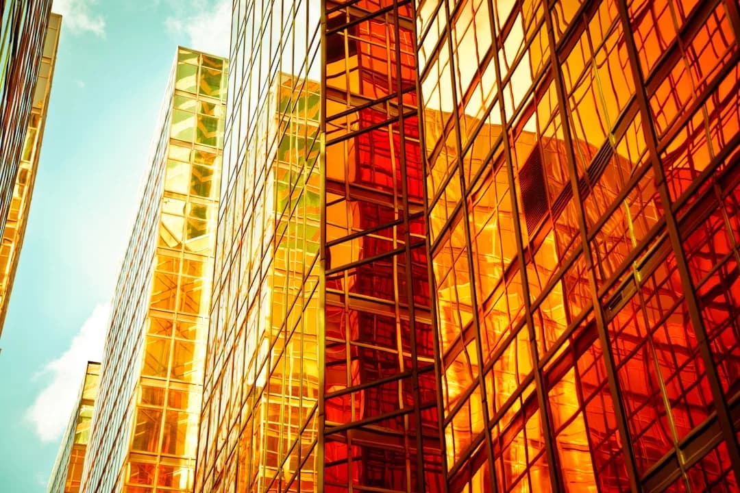 Фарбувати самому чи кликати майстра? Зупинись, перш ніж брати валик!