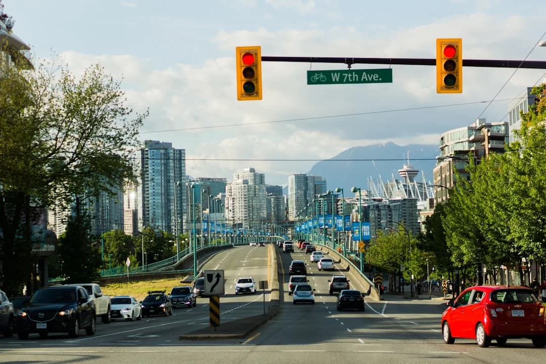 Ями на дорогах: латати чи ремонтувати капітально? Три підходи, що змінять твою поїздку